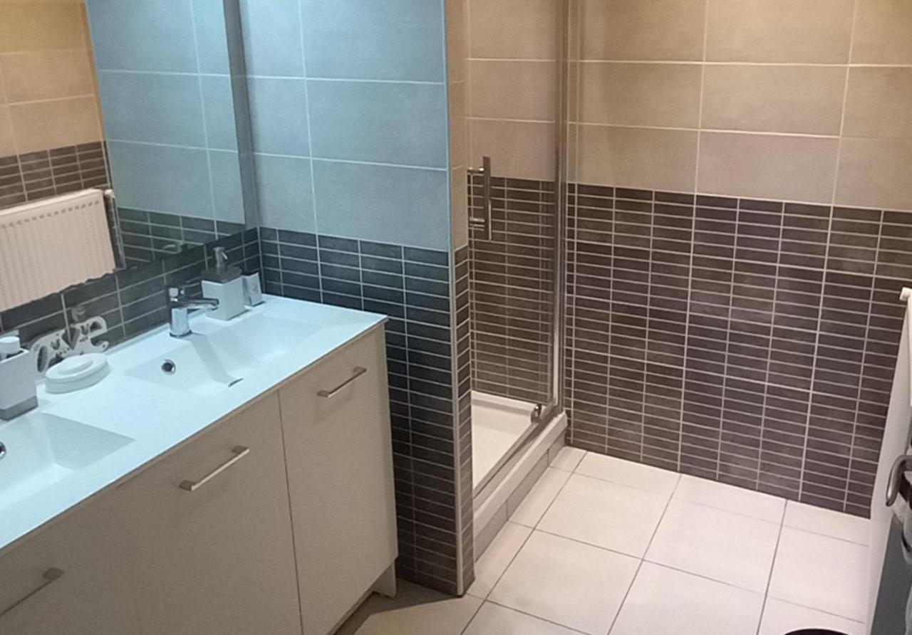 Spacious 3-Bed House In Chateau Garnier Luaran gambar